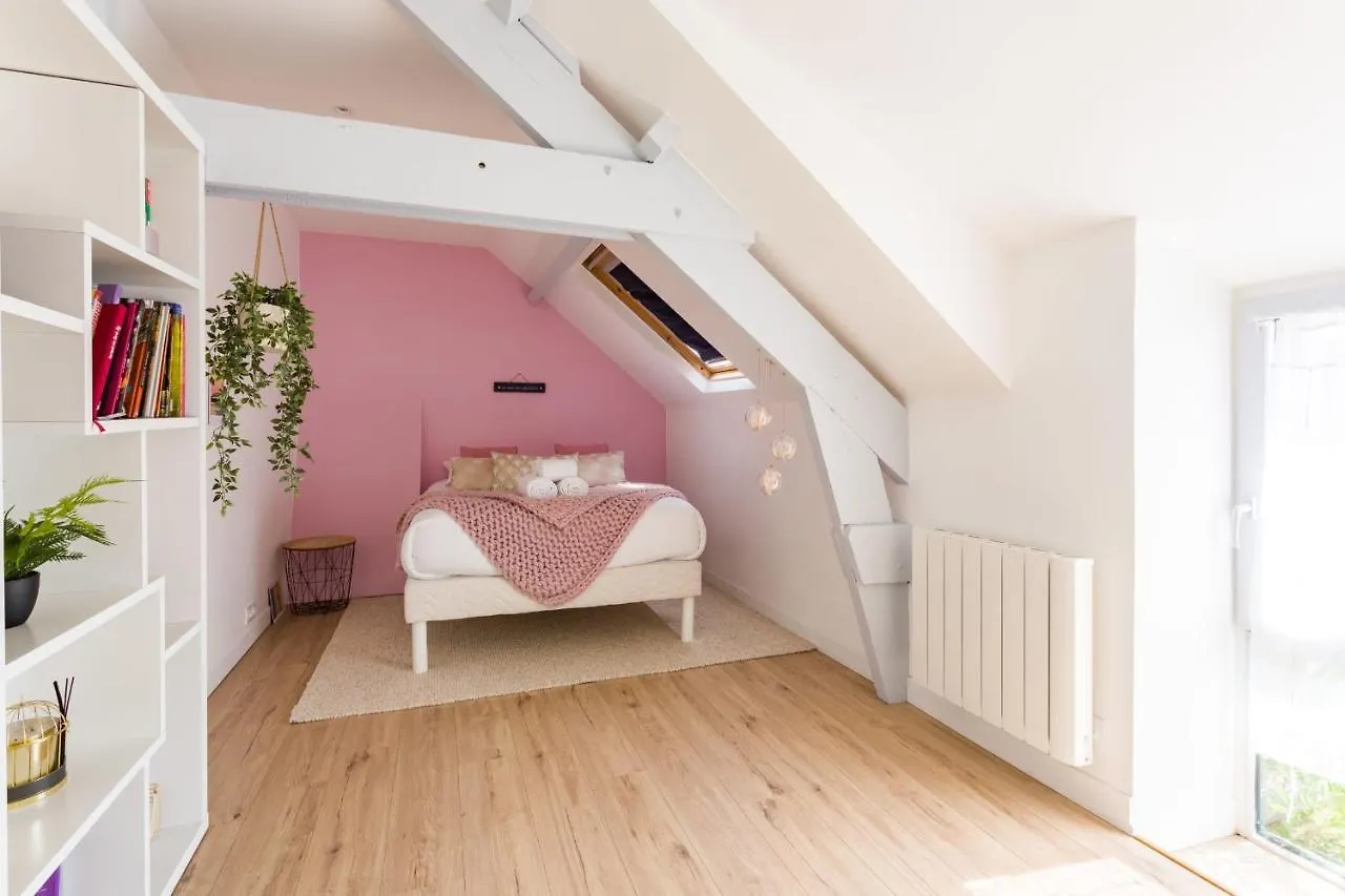 Guest house Villa Touesse - Maison De Charme/Jardin - 8 Pers Saint-Meloir-des-Ondes France