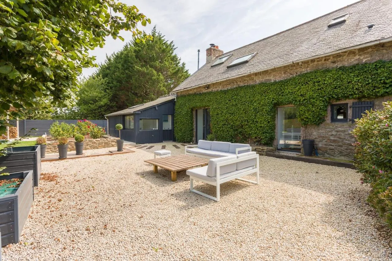 Guest house Villa Touesse - Maison De Charme/Jardin - 8 Pers Saint-Meloir-des-Ondes